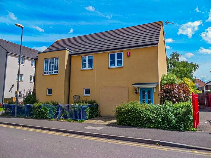 2 Bedroom Coach House To Rent In College Way, Filton, Bristol, BS34