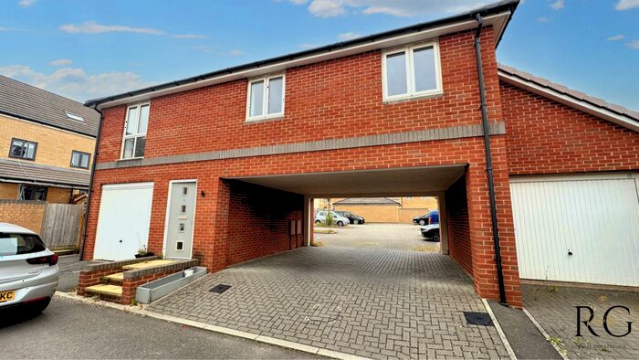 2 Bedroom Coach House To Rent In Wood Leaze, Patchway, BS34