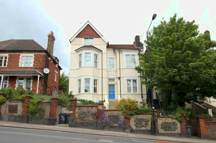 3 Bedroom Flat To Rent In Muswell Hill, London, N10
