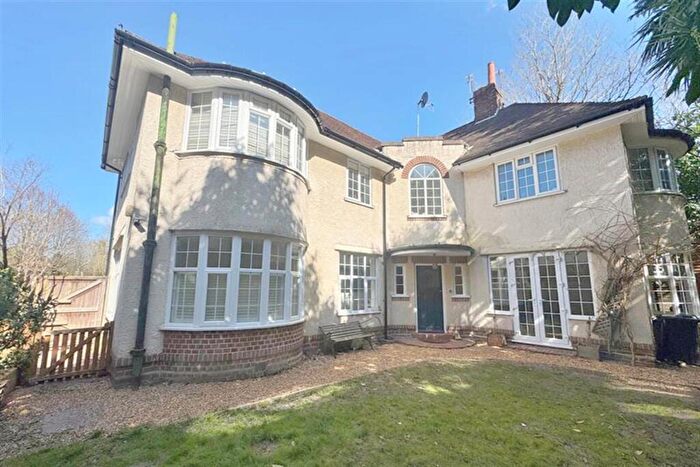 3 Bedroom Flat To Rent In Westbourne, BH4