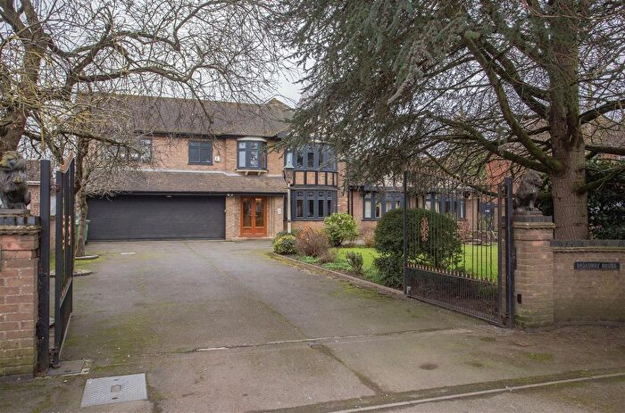 4 Bedroom Detached House For Sale In Broadway, Yaxley, Peterborough, PE7