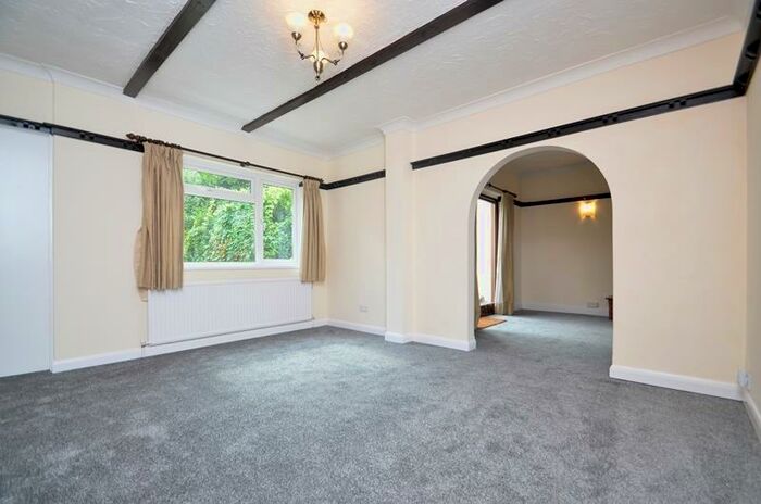 3 Bedroom Detached House To Rent In Pembroke Road, Ruislip, HA4