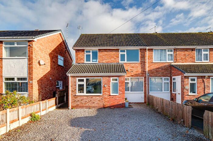 4 Bedroom End Of Terrace House For Sale In Oldfield Drive, Vicars Cross, CH3