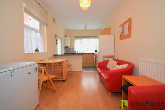 3 Bedroom Terraced House To Rent In Coniston Road, Earlsdon, Coventry, West Midlands, CV5