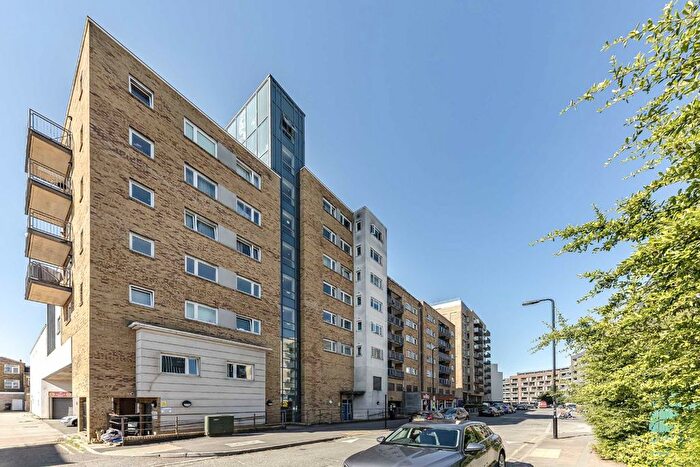 2 Bedroom Flat For Sale In Singapore Road, Ealing, W13