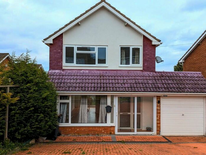 3 Bedroom Link Detached House To Rent In Tower View Crescent, Stockingford, CV10