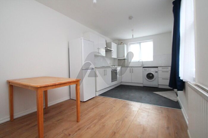 4 Bedroom Terraced House To Rent In Stanley Road, Turnpike Lane, London, N15