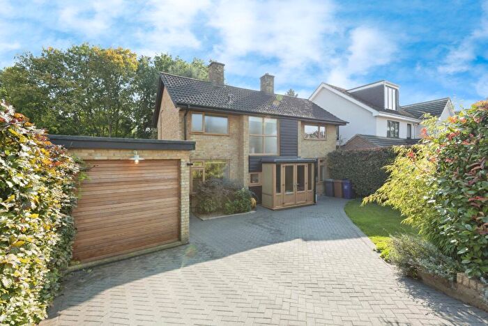 3 Bedroom Detached House For Sale In Cranborne Avenue, Hitchin, Hertfordshire, SG5