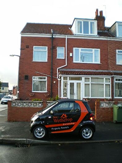 2 Bedroom End Of Terrace House To Rent In Skelton Avenue, Leeds, LS9