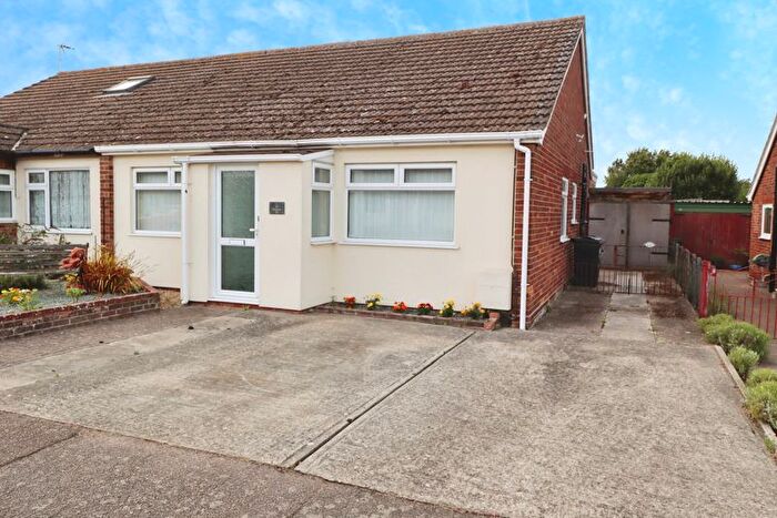 3 Bedroom Bungalow For Sale In Maltings Road, Brightlingsea, CO7