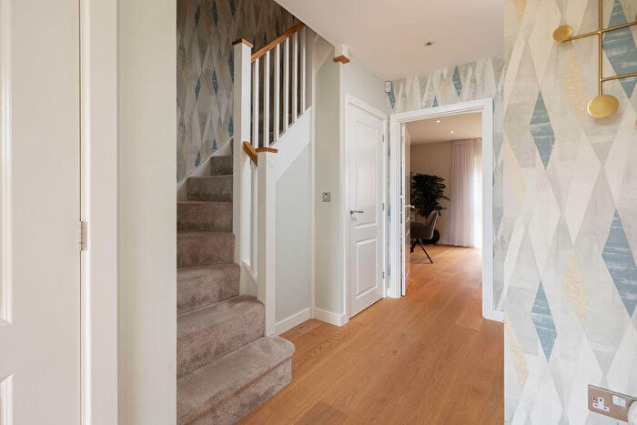 4 Bedroom Detached House For Sale In Suttons Lane, Havering, Hornchurch, RM12