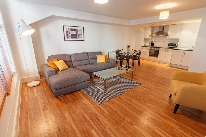 2 Bedroom Flat To Rent In Temple Lane, Liverpool, L2