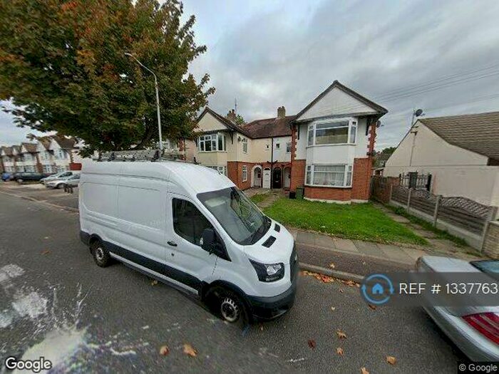 Studio To Rent In Rosedale Road, Romford, RM1