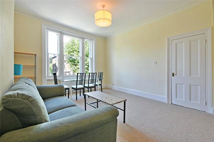 2 Bedroom Flat To Rent In Cavendish Road, Brondesbury, NW6