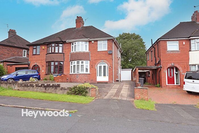 3 Bedroom Semi-Detached House For Sale In Lincoln Avenue, Clayton, Newcastle, ST5