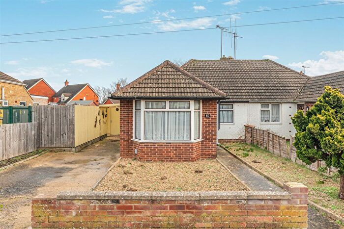 2 Bedroom Semi Detached Bungalow For Sale In St Annes Road, Banbury, OX16