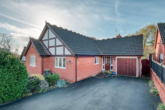 3 Bedroom Detached Bungalow For Sale In Crownhill Meadow, Catshill, B61