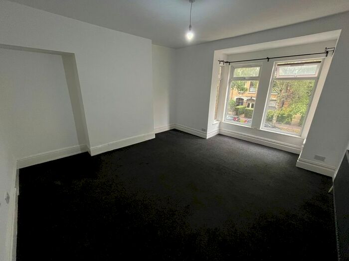 1 Bedroom Flat To Rent In Marlborough Avenue, Princes Avenue, Hull, East Riding Of Yorkshire, Uk, HU5