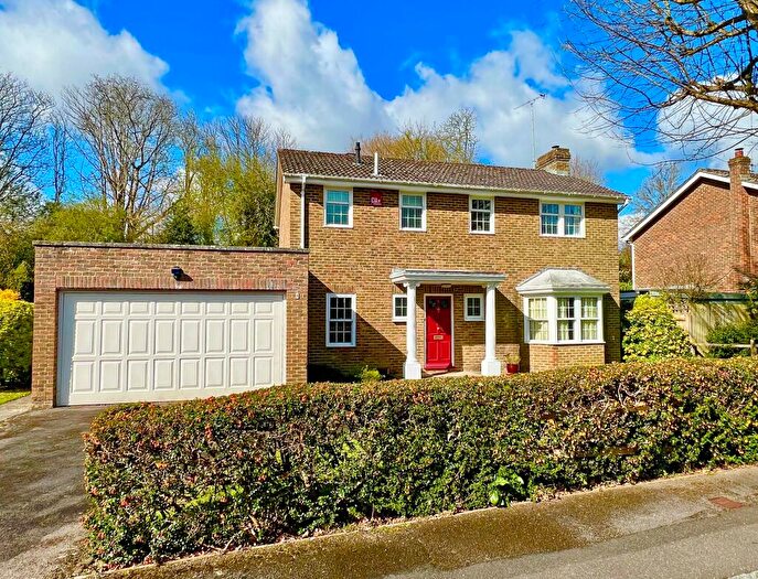 4 Bedroom Detached House For Sale In Stanton Drive, Summersdale, Chichester, PO19