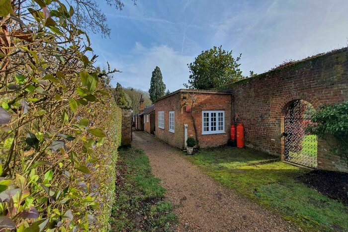 1 Bedroom Cottage To Rent In Hedgerley Lane, Gerrards Cross, SL9