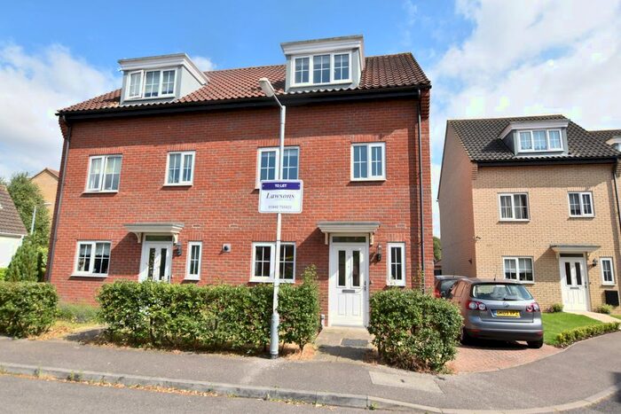 4 Bedroom Town House To Rent In Spindle Drive, Thetford, Norfolk, IP24