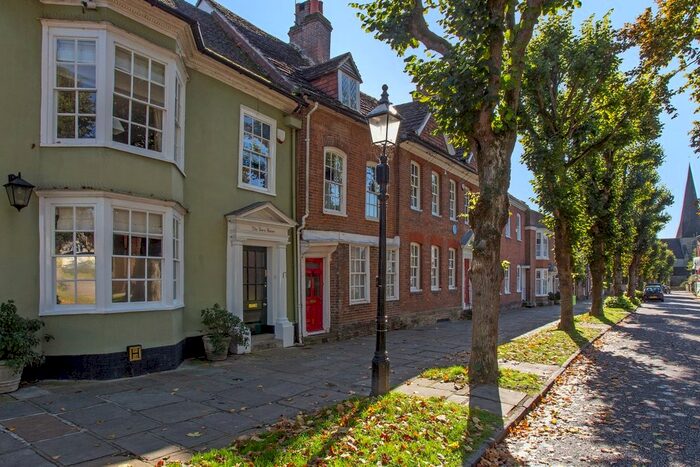 3 Bedroom Cottage To Rent In Causeway, RH12