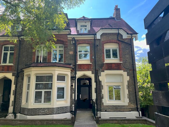 Studio To Rent In Mount View Road, London, N4