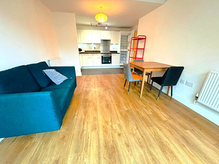 2 Bedroom Flat To Rent In Nelson Walk, Tower Hamlets, London, E3
