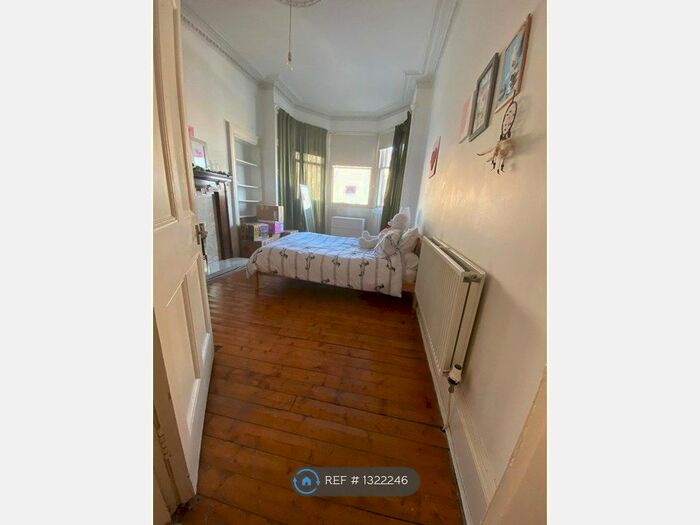 2 Bedroom Flat To Rent In Piershill Place, Edinburgh EH8