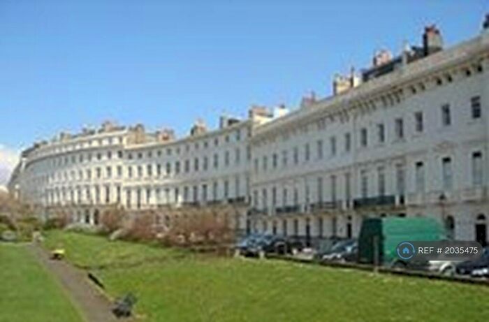 3 Bedroom Flat To Rent In Adelaide Crescent, Hove, BN3