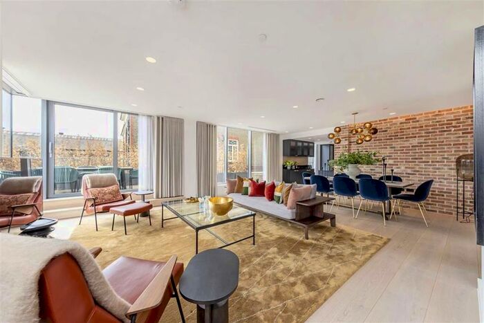 3 Bedroom Flat To Rent In Berwick Street, London, W1F