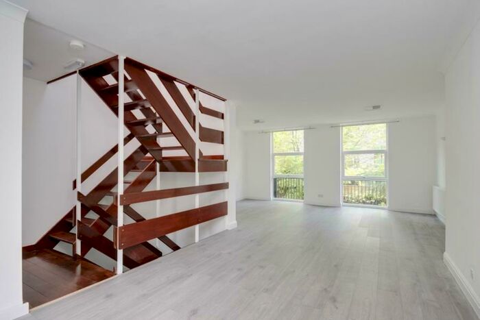 4 Bedroom Apartment To Rent In Hornby Close, London, NW3