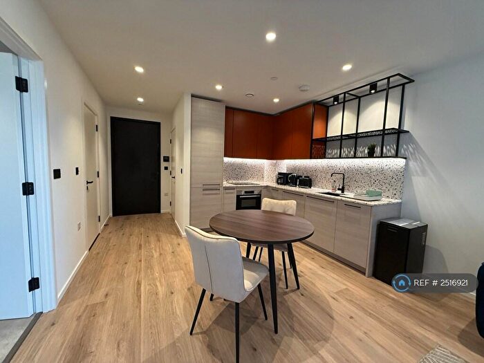 1 Bedroom Flat To Rent In Hemlock Street, London, E14