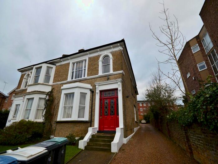 1 Bedroom Flat To Rent In Adelaide Road, Surbiton, KT6