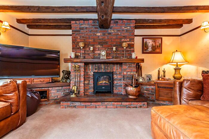 3 Bedroom Detached House For Sale In High Street, East Ferry, DN21