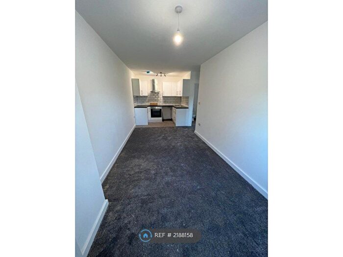 1 Bedroom Flat To Rent In Manchester, Manchester, M40