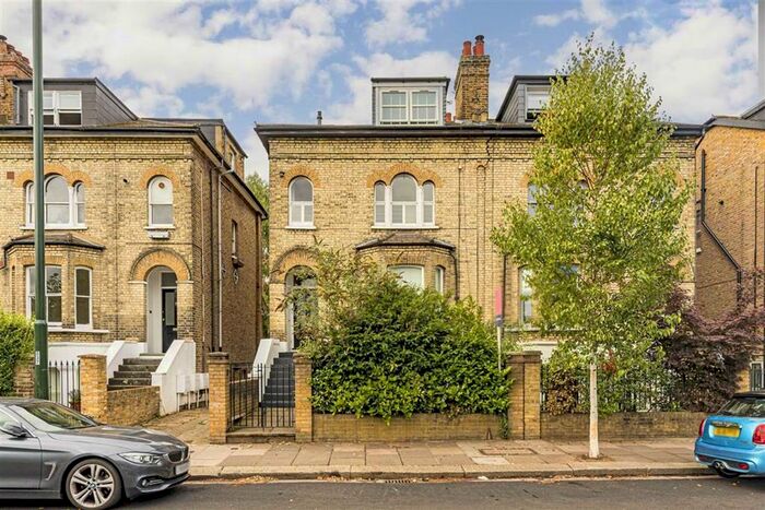 1 Bedroom Flat To Rent In Stanley Road, Teddington, TW11