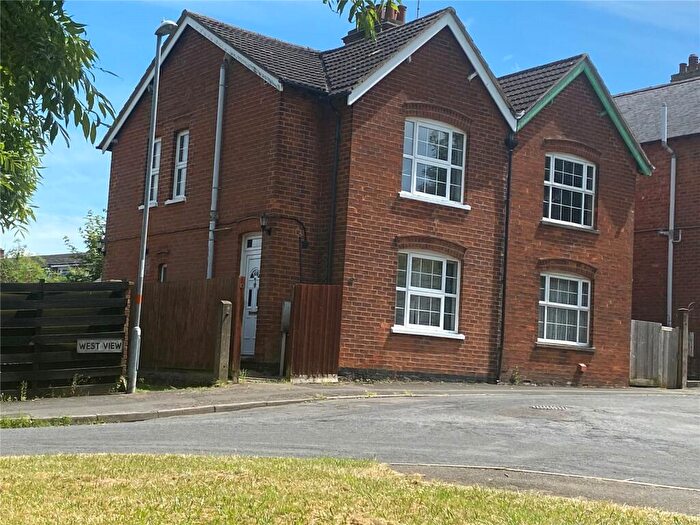 3 Bedroom Semi-Detached House For Sale In West View, Daventry, Northamptonshire, NN11