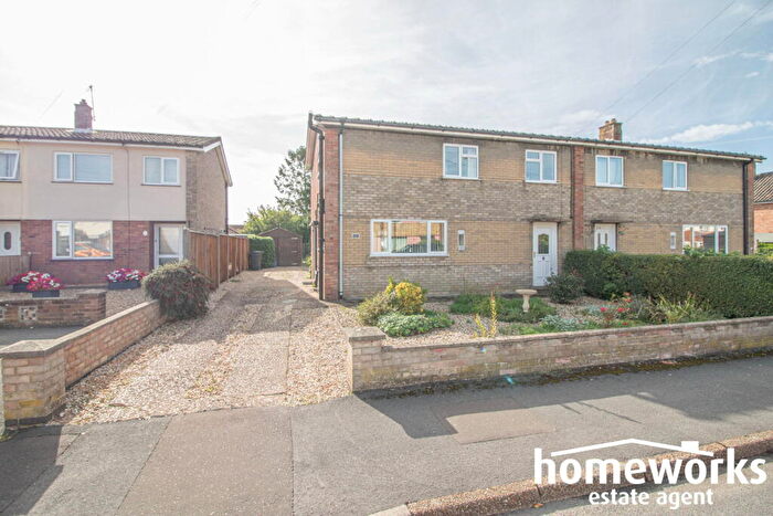 3 Bedroom Semi-Detached House For Sale In Neville Close, Dereham, NR19