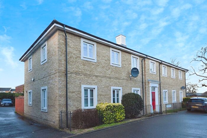 2 Bedroom Flat For Sale In Eastwood Park, Great Baddow, Chelmsford, CM2