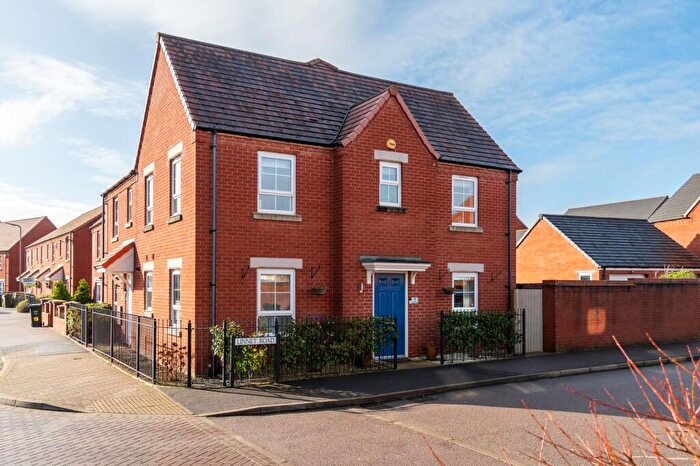 3 Bedroom Semi Detached House For Sale In Linnet Road, Bodicote, OX15