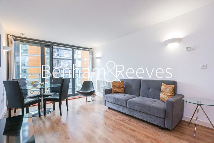 1 Bedroom Flat To Rent In Proton Tower, Blackwall Way, E14