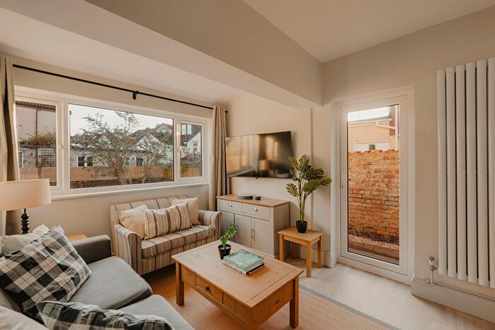 3 Bedroom Detached House To Rent In Nevil Road, Bristol, BS7