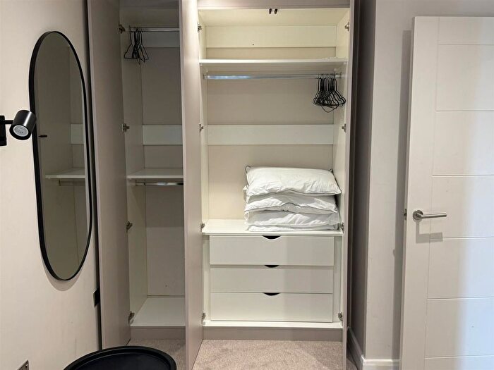 1 Bedroom Flat To Rent In Flat, , Centenary House, North Street Leeds, LS2