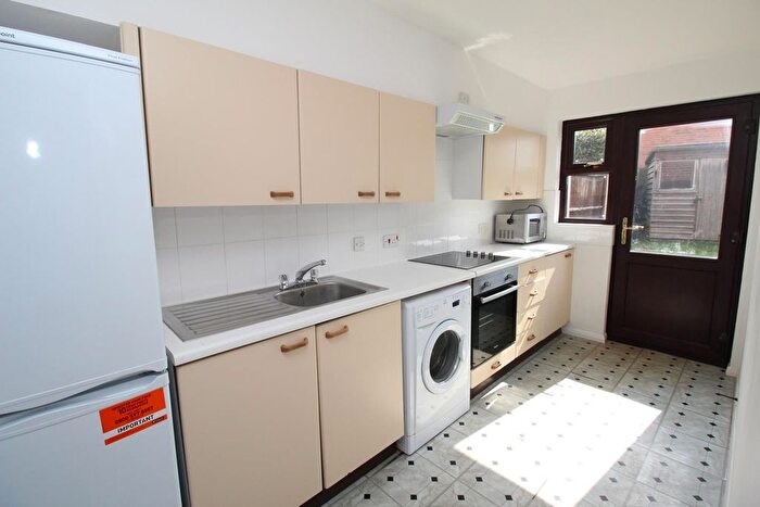 1 Bedroom Flat To Rent In Marlborough Way, Billericay, CM12