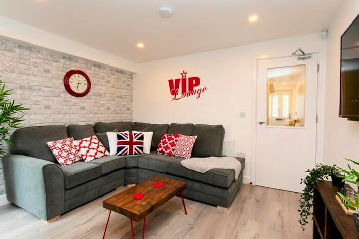 5 Bedroom Property To Rent In Hollis Road, Stoke, Coventry, CV3