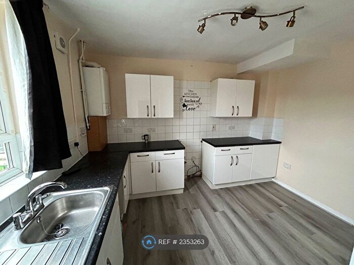 3 Bedroom Terraced House To Rent In Bluebell Road, Sheffield, S5