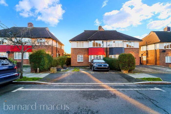 2 Bedroom Maisonette To Rent In Lynmouth Avenue, Morden, SM4