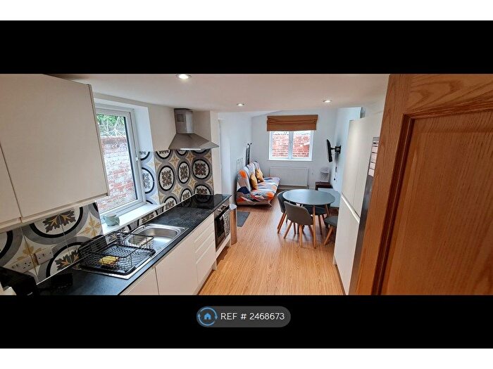 4 Bedroom Terraced House To Rent In West Terrace, Exeter, EX1