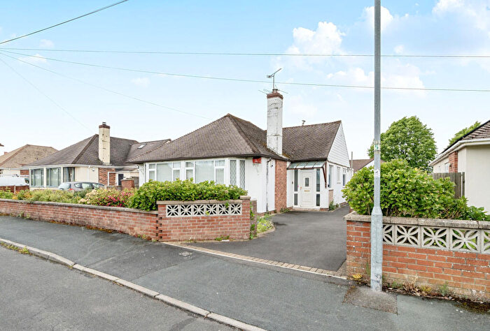 3 Bedroom Bungalow For Sale In Robel Avenue, Frampton Cotterell, Bristol, Gloucestershire, BS36